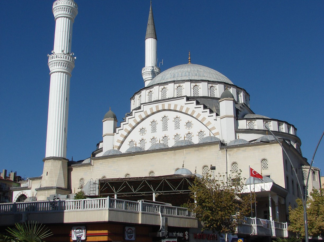 Izzet Pasa Camii