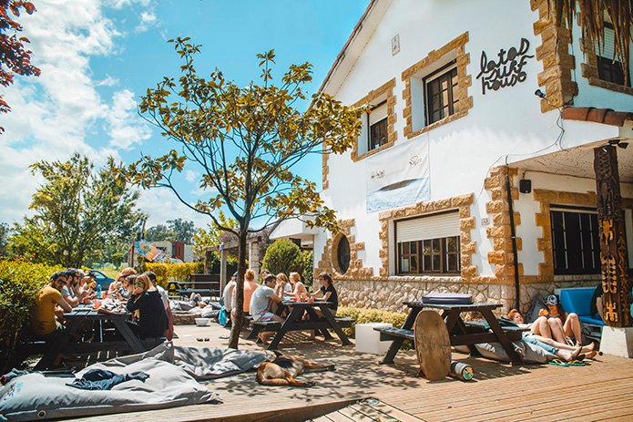 Latas Surf House-官方