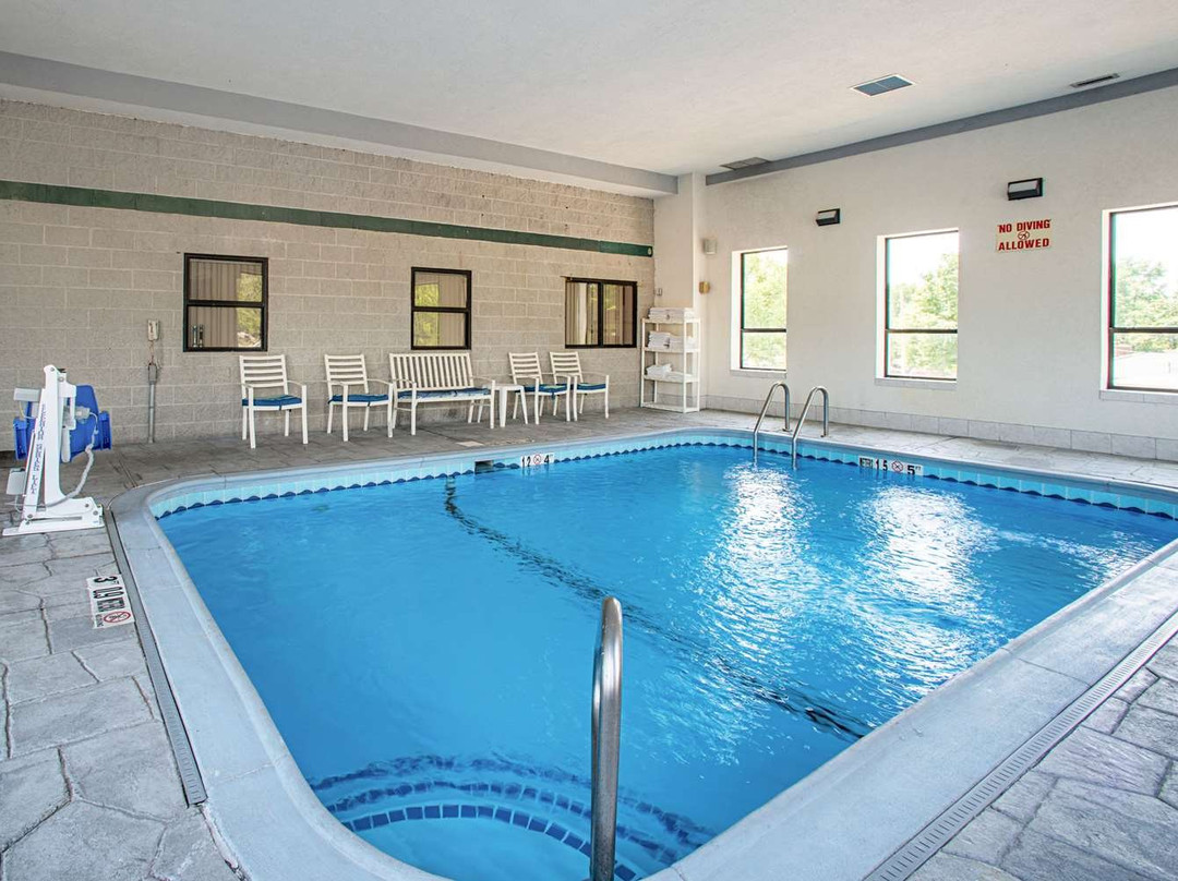 Quality Inn Near Six Flags St. Louis主图