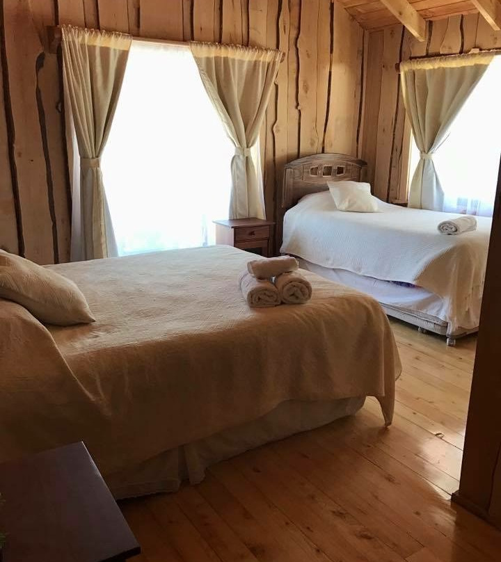 Puerto Fuy酒店住宿-Restobar y Hospedaje La Cabana