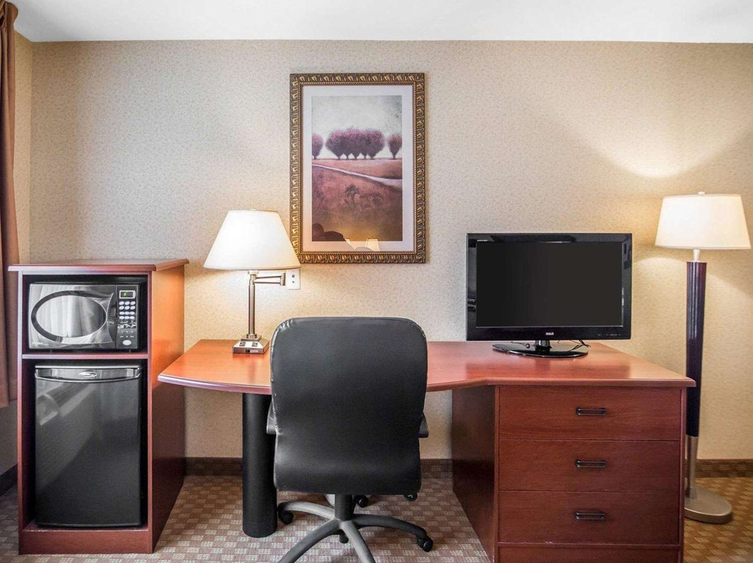 Rodeway Inn & Suites主图