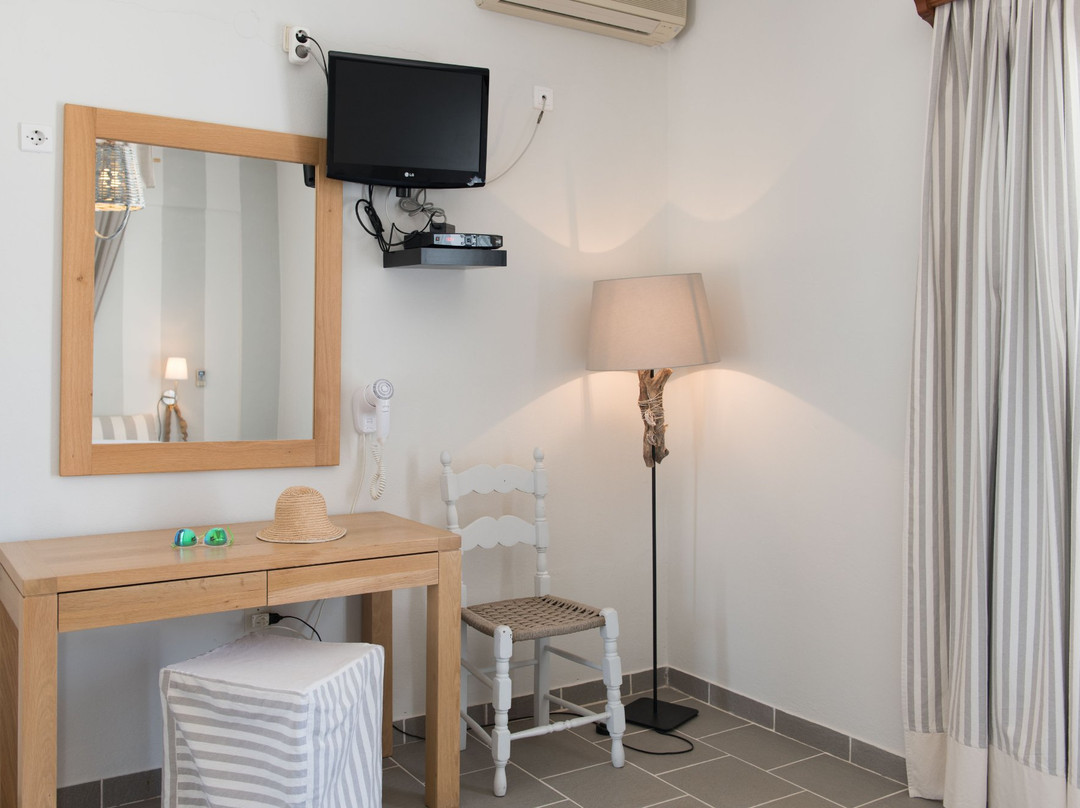 Aeolos Apartments主图