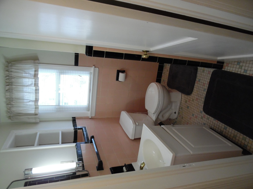 Moon-Lite Motel主图