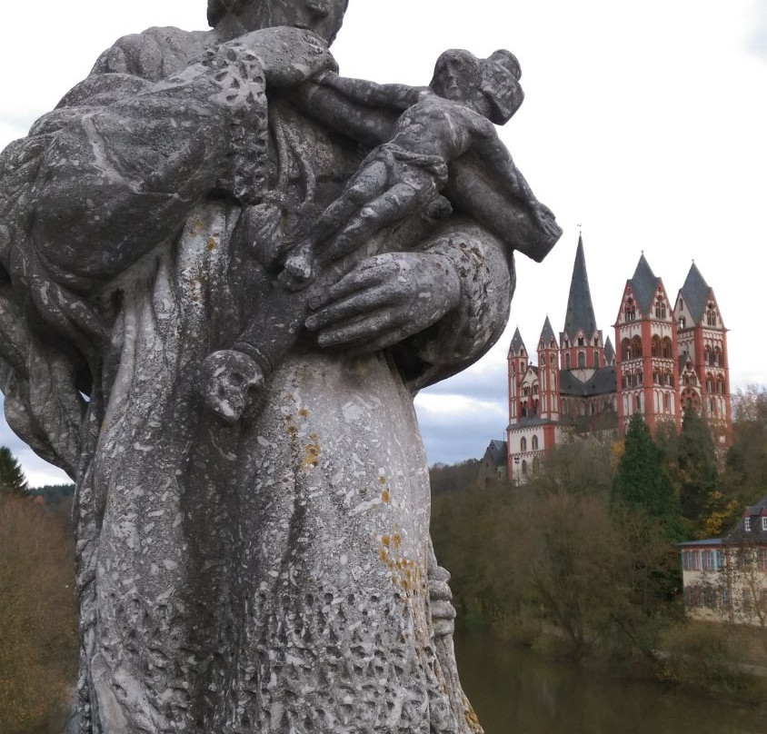 Statue of St. John of Nepomuk-林堡必去景点