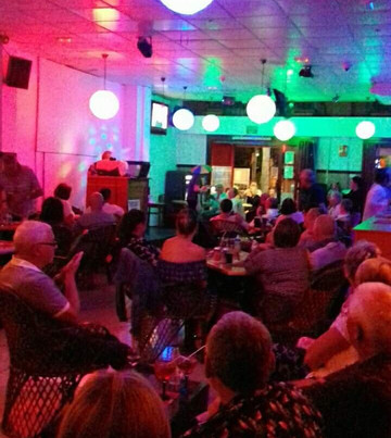 Howlin' at the Moon-奥德杰海岸必去景点