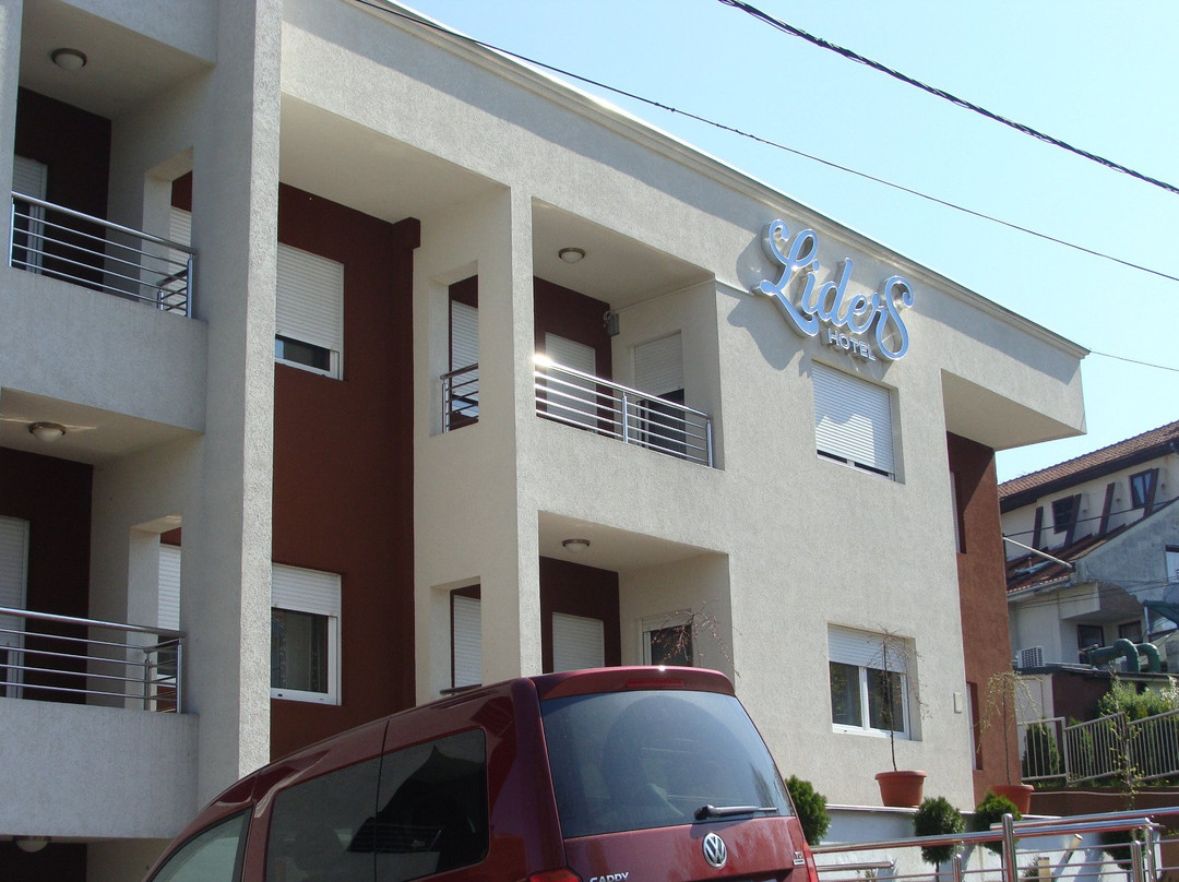 Aleksandrovac酒店住宿-Hotel Lider S