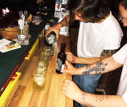 Bar Brand-瓦尔纳必去景点