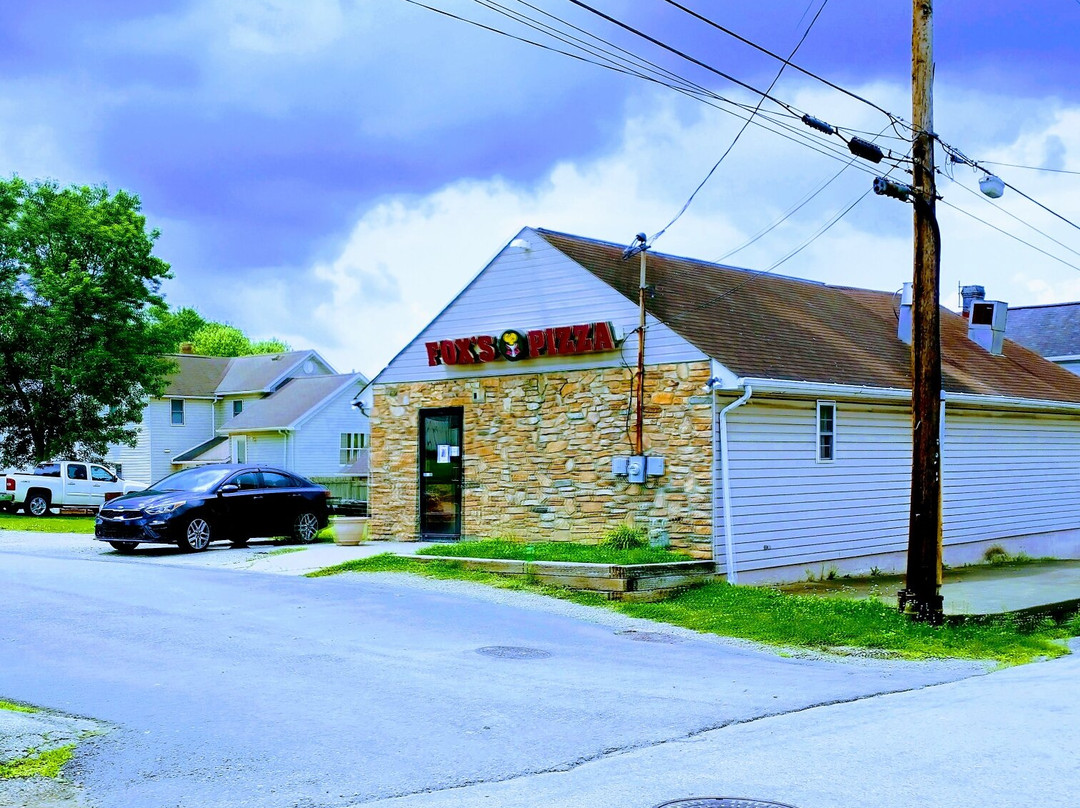 Fox's Pizza Den