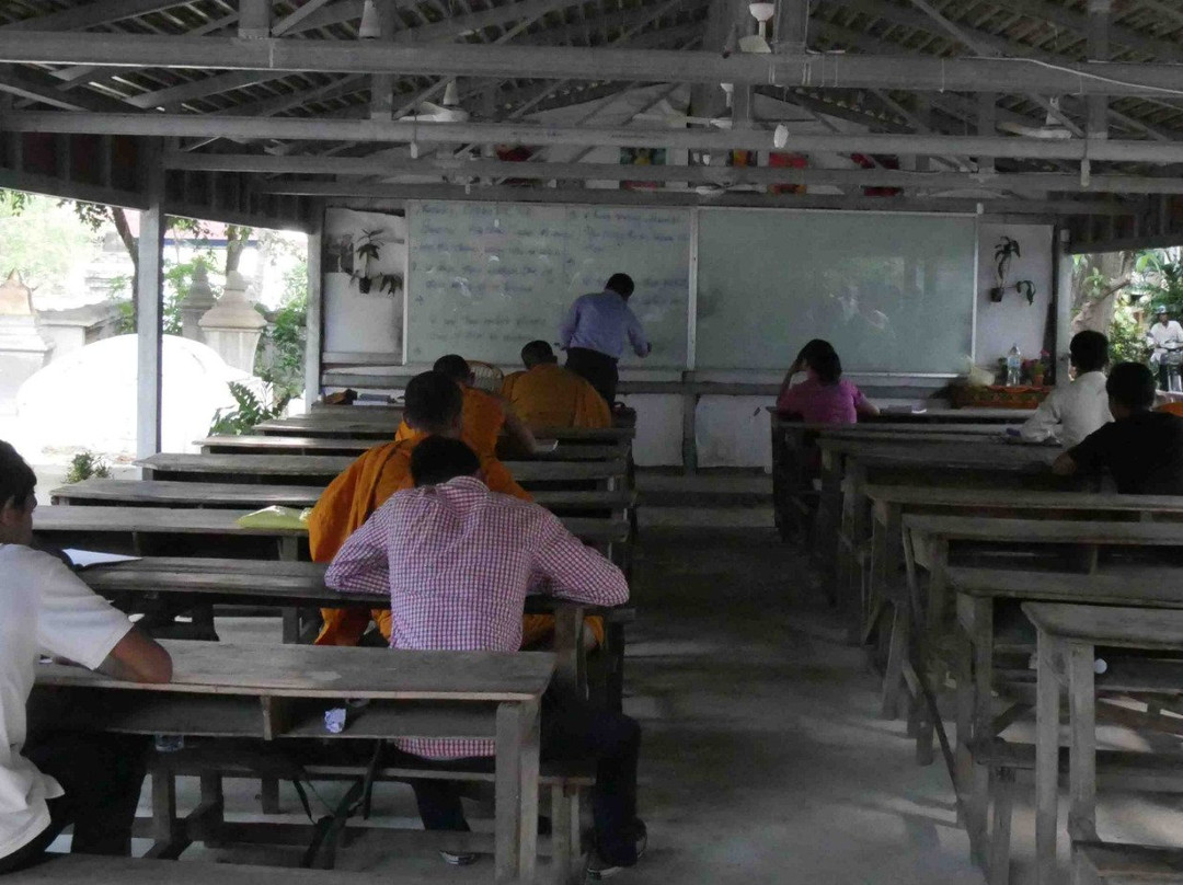 Damrei Sa Pagoda-马德望必去景点