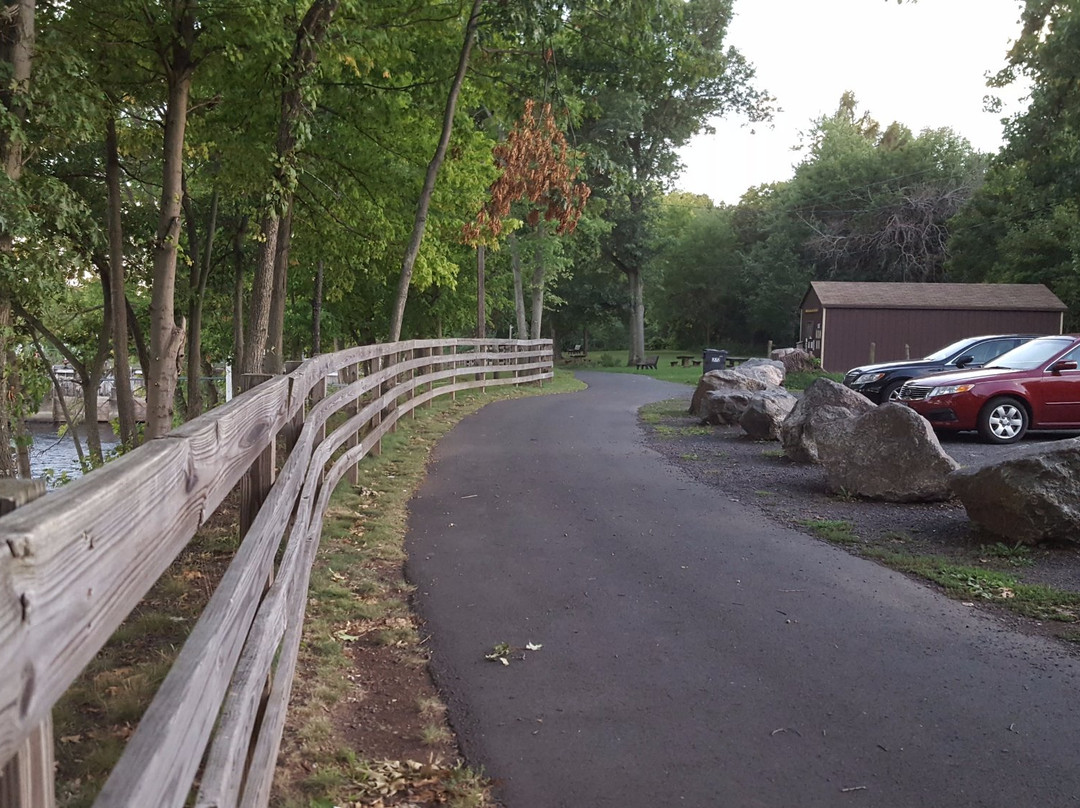 Windsor Locks Canal State Park Trail-Suffield必去景点