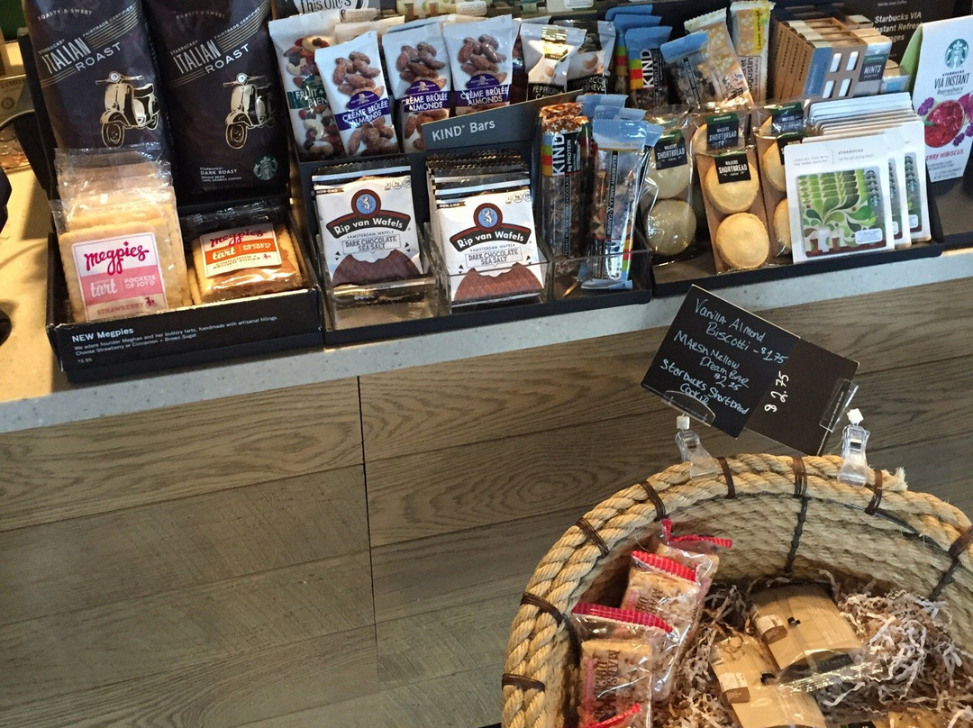 阳光岛海滩餐馆和美食-Starbucks