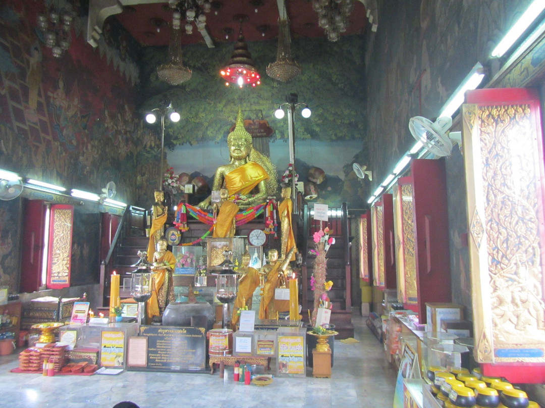 Wat Rat Charoen Tham景点图片
