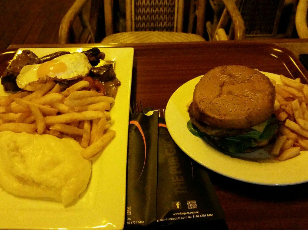 Longyard Hotel Pub-塔姆沃思必去景点