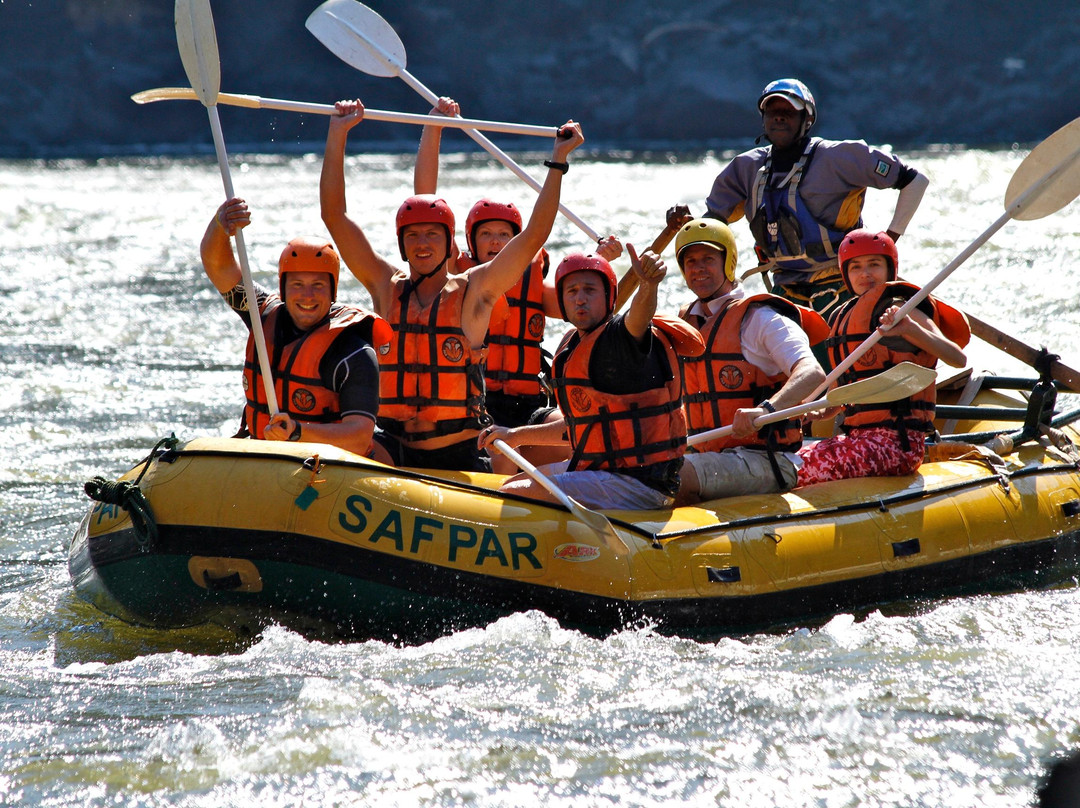 Safpar Rafting Company-李文斯顿必去景点