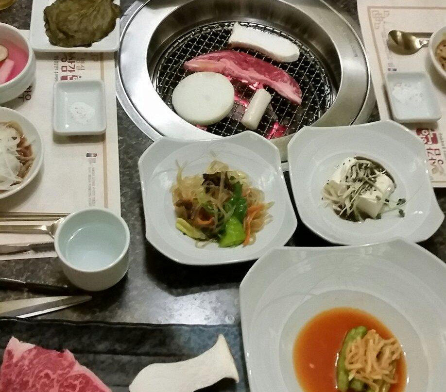 尚州市餐馆和美食-Myeongsil Sanggam Korean Beef Meat Eating Restaurant