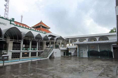 Sunan Giri Mosque and Tomb景点图片