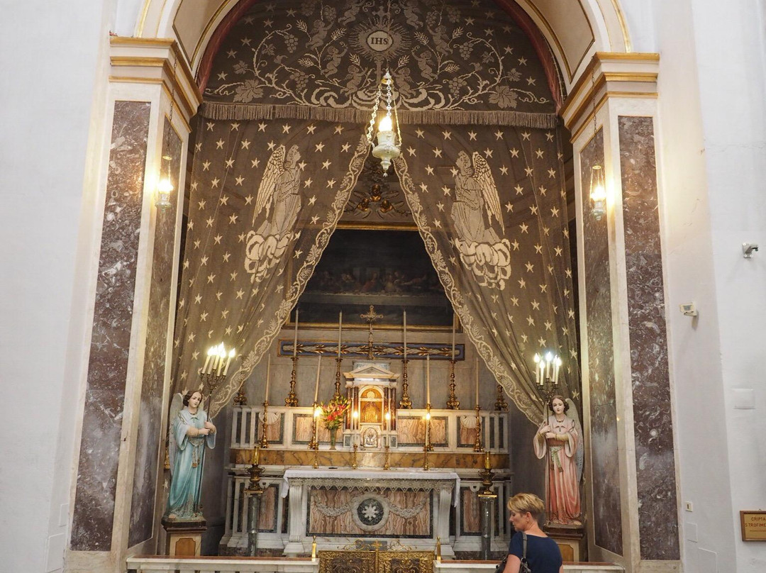Basilica di Santa Trofimena景点图片