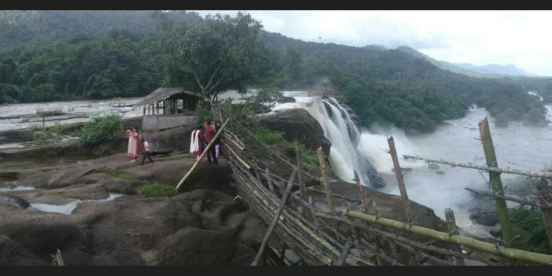 Athirappilly Falls景点图片