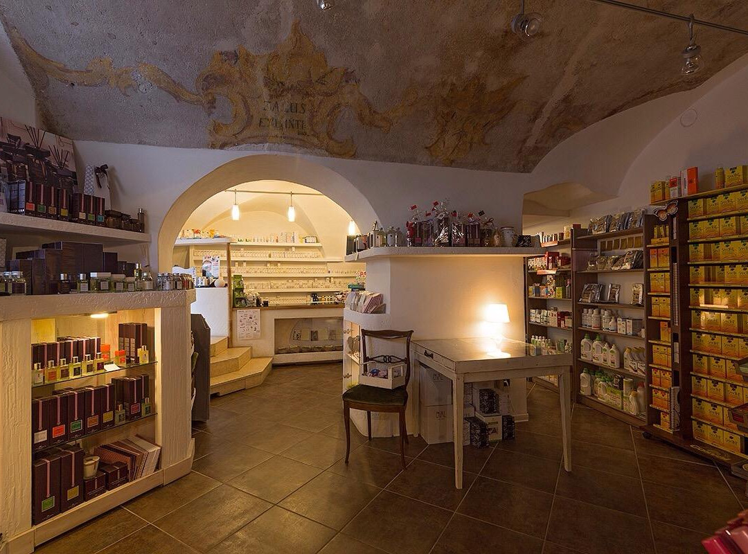 Le Garuda - Erboristeria Olistica-Caldonazzo必去景点