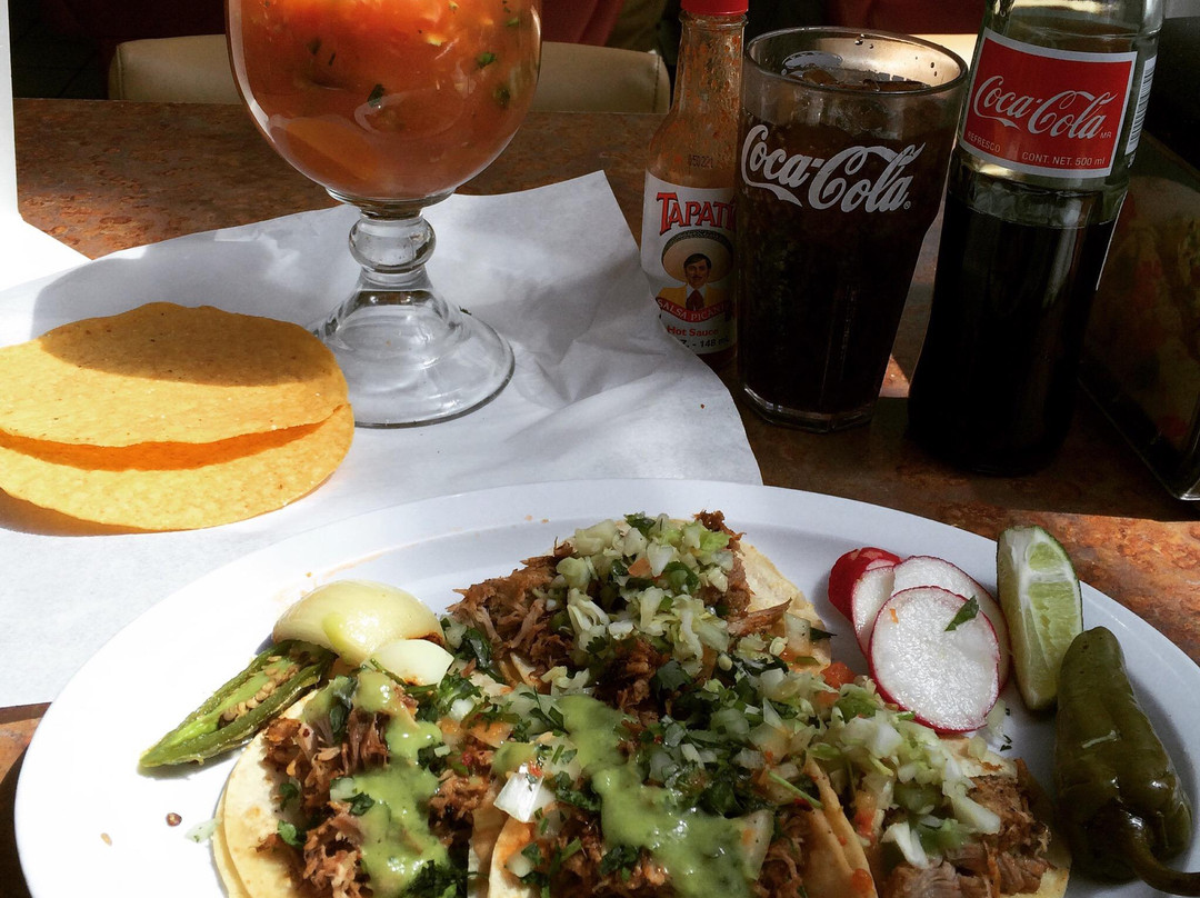 El Salvador Pupuseria Tita's