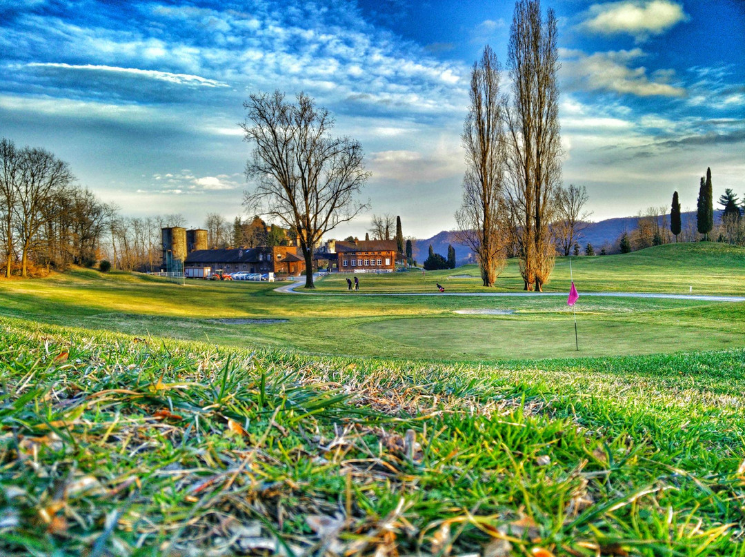 Tenuta Castello - Golf Club Cerrione-Cerrione必去景点
