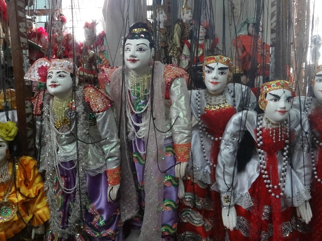 Htwe Oo Myanmar Puppet Show-仰光必去景点
