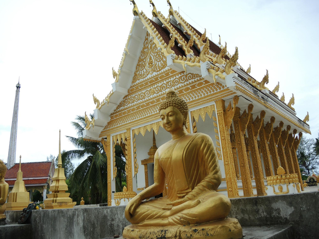 Wat Samut Tharam-利巴诺伊必去景点