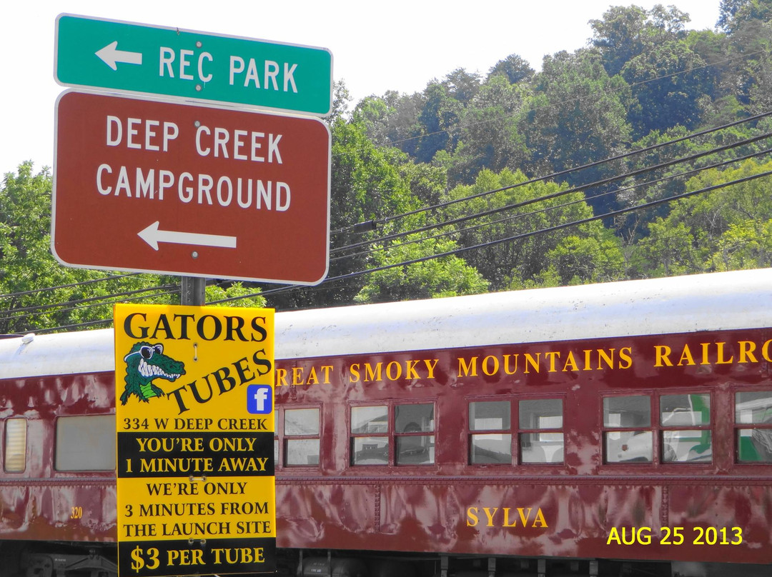 Smoky Mountain Deep Creek Gators Tubes景点图片