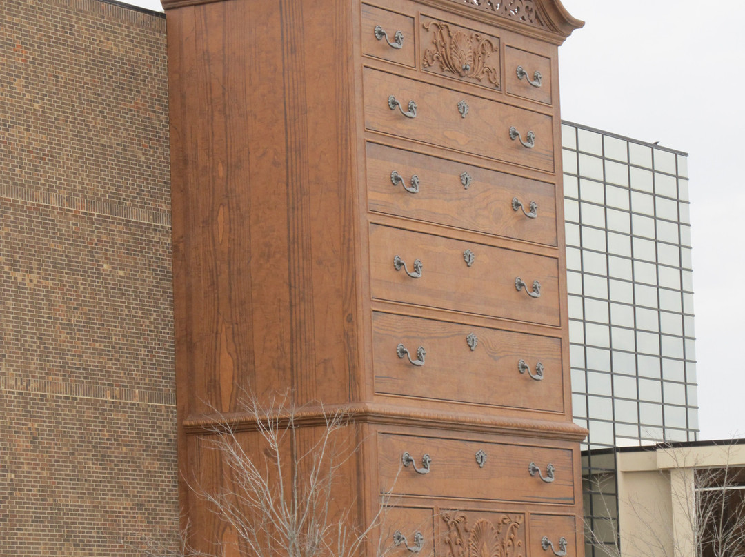 World's Largest Chest of Drawers景点图片