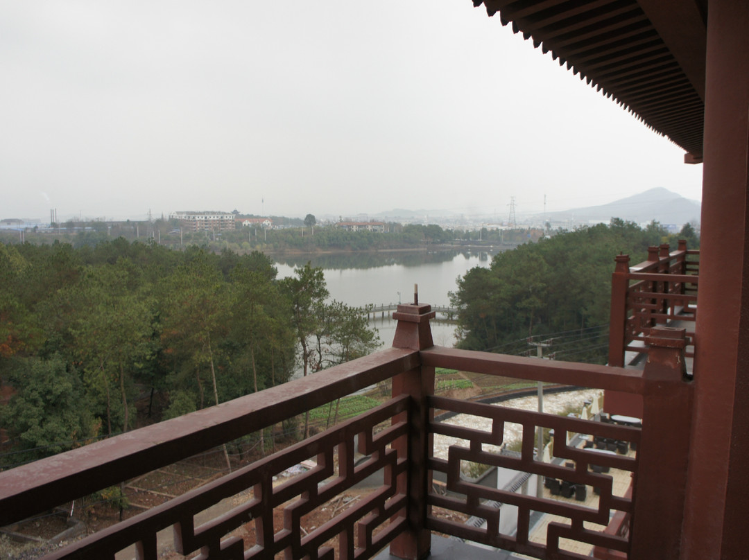 唐风露天温泉度假村主图