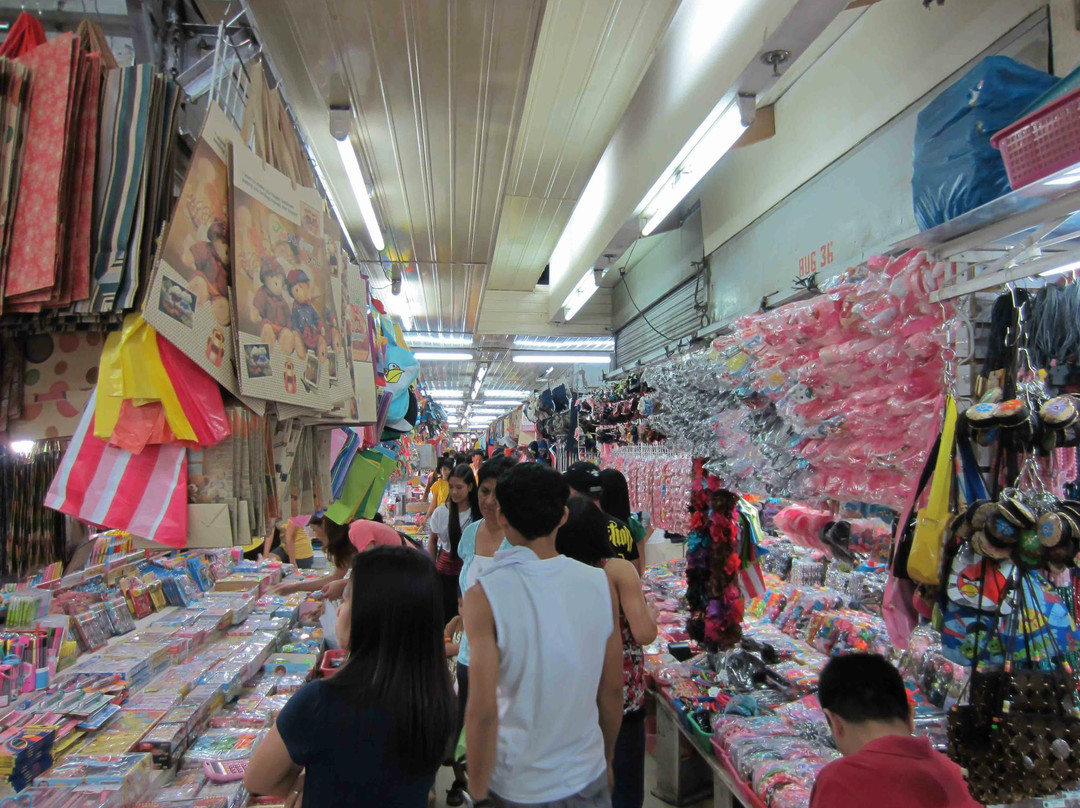 马尼拉市迪菲苏利亚市场-马尼拉必去景点