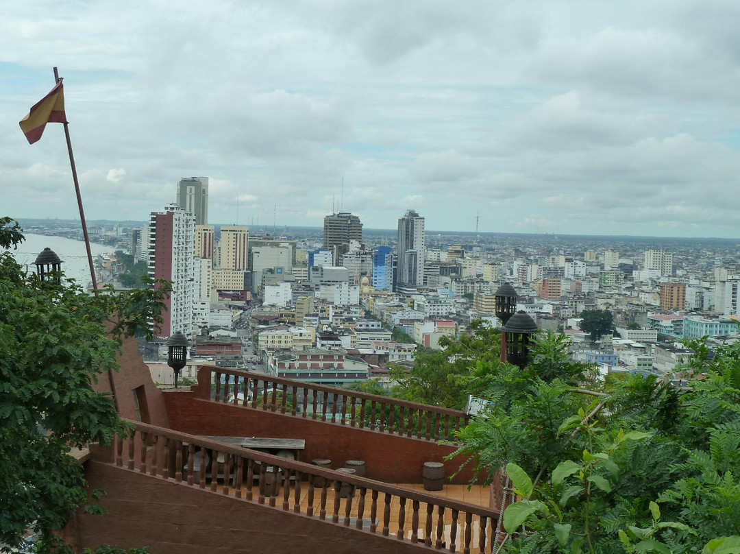 拉斯佩尼亚斯-瓜亚基尔必去景点