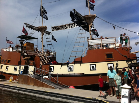 Florida Pirate Cruise-迈尔斯堡海滩必去景点