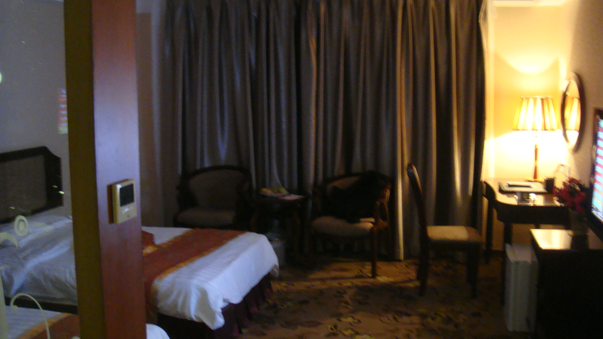 布尔津友谊峰大酒店(迎星楼）-客卧