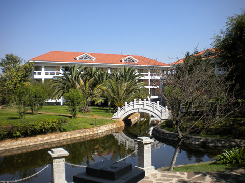 云南滇池温泉花园国际大酒店主图