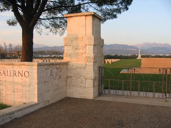 Salerno War Cemetery景点图片
