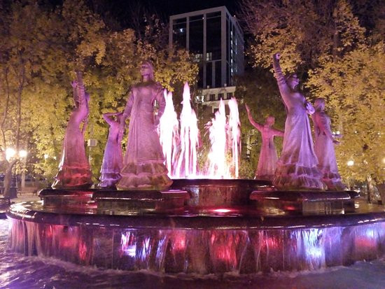 Fountain Seven Girls景点图片