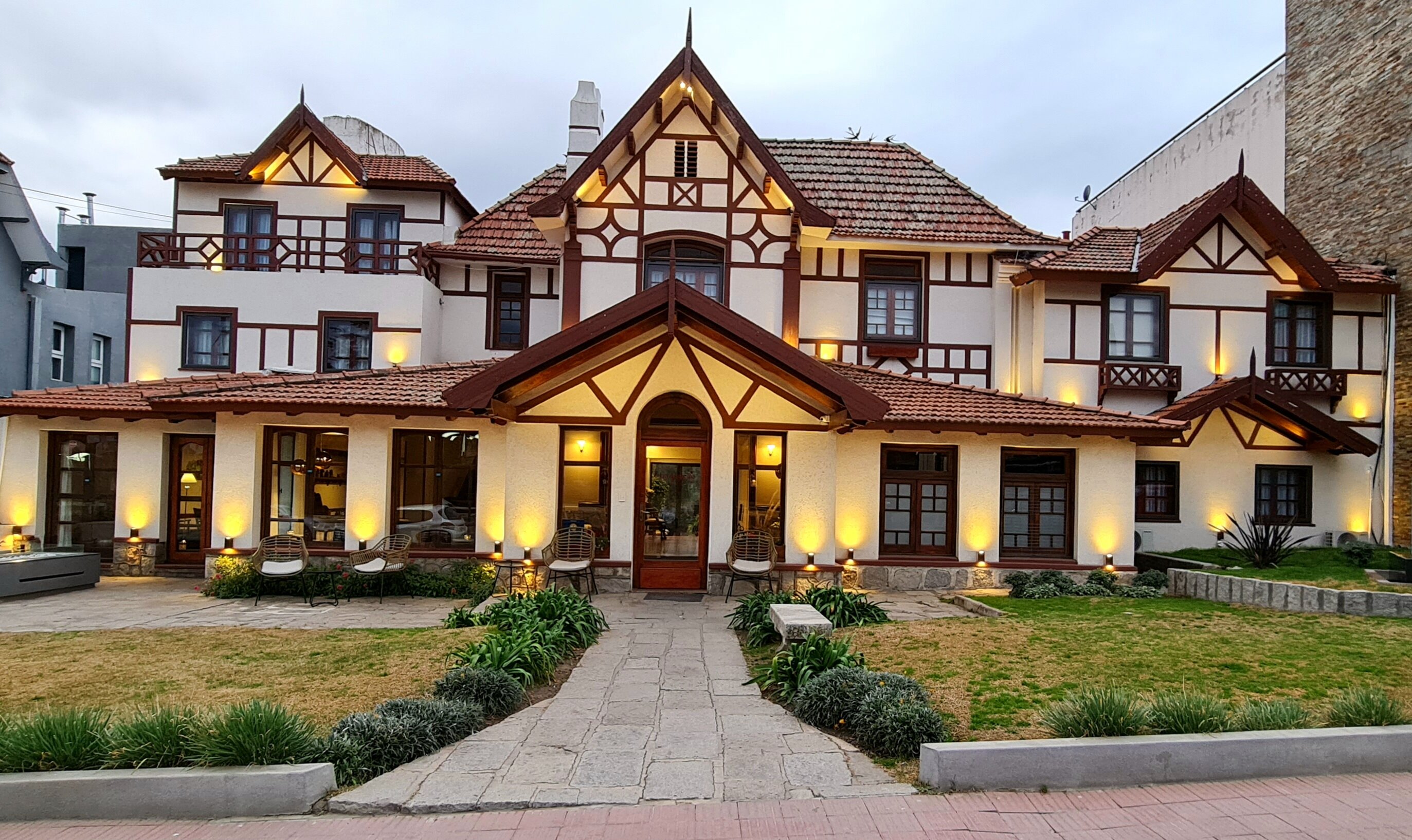 Hostal L'Hirondelle-官方