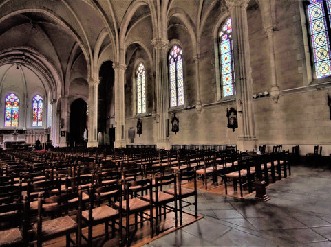 Eglise Saint Pierre-Le Champ-Saint-Pere必去景点