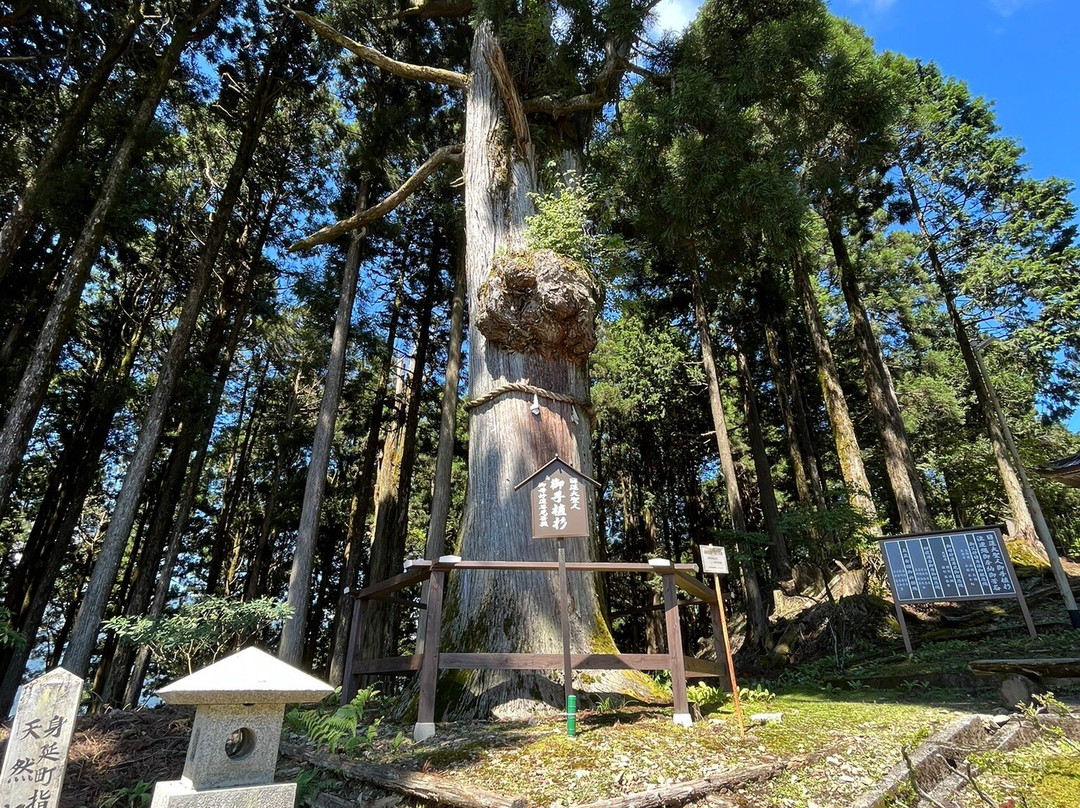Okunoin Shishinkaku景点图片