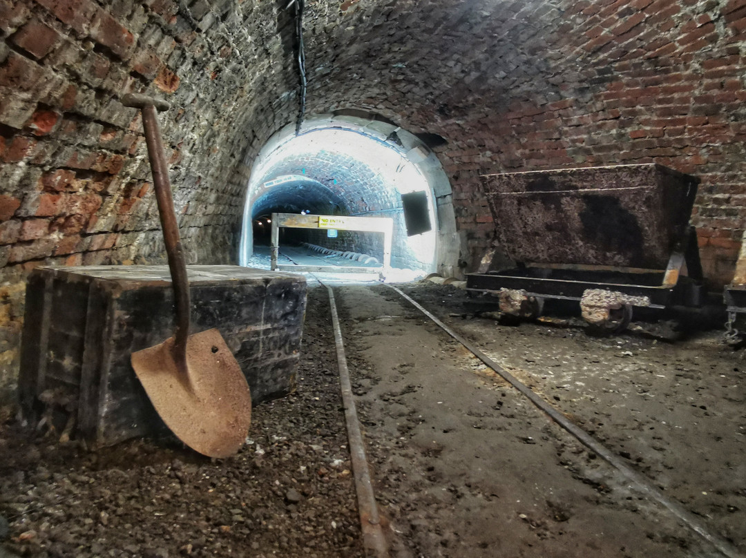 Tar Tunnel-铁桥必去景点