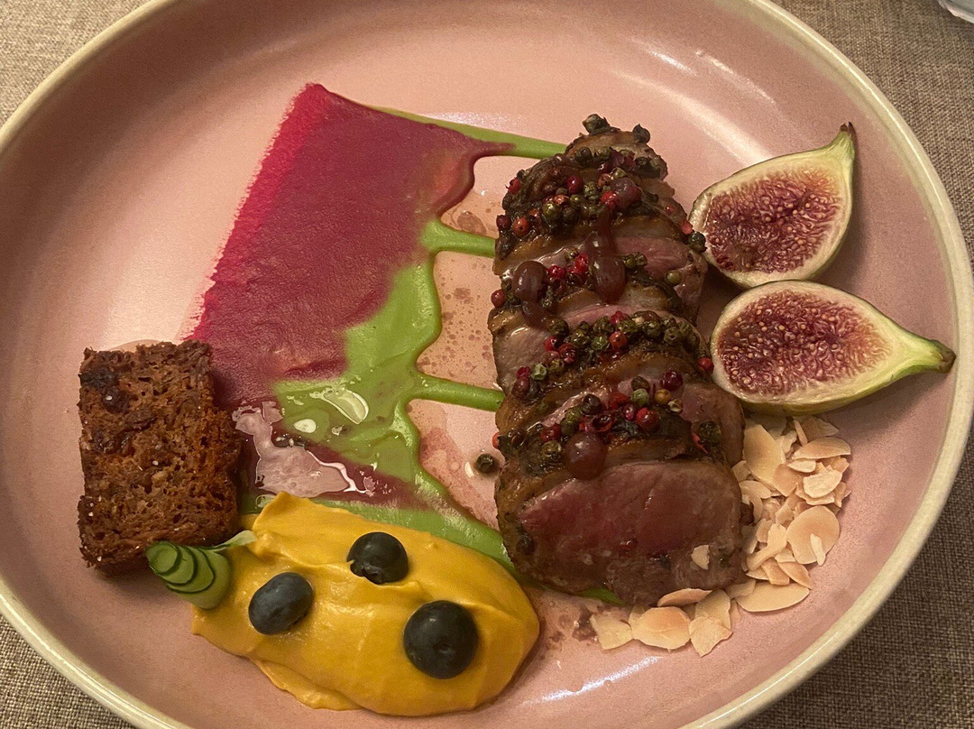 Rapsodia Hotel & Restaurant主图