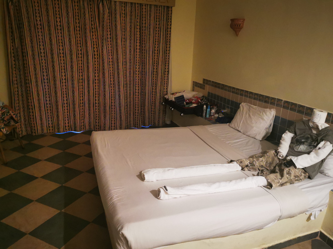 达哈布特罗皮泰绿洲度假村主图