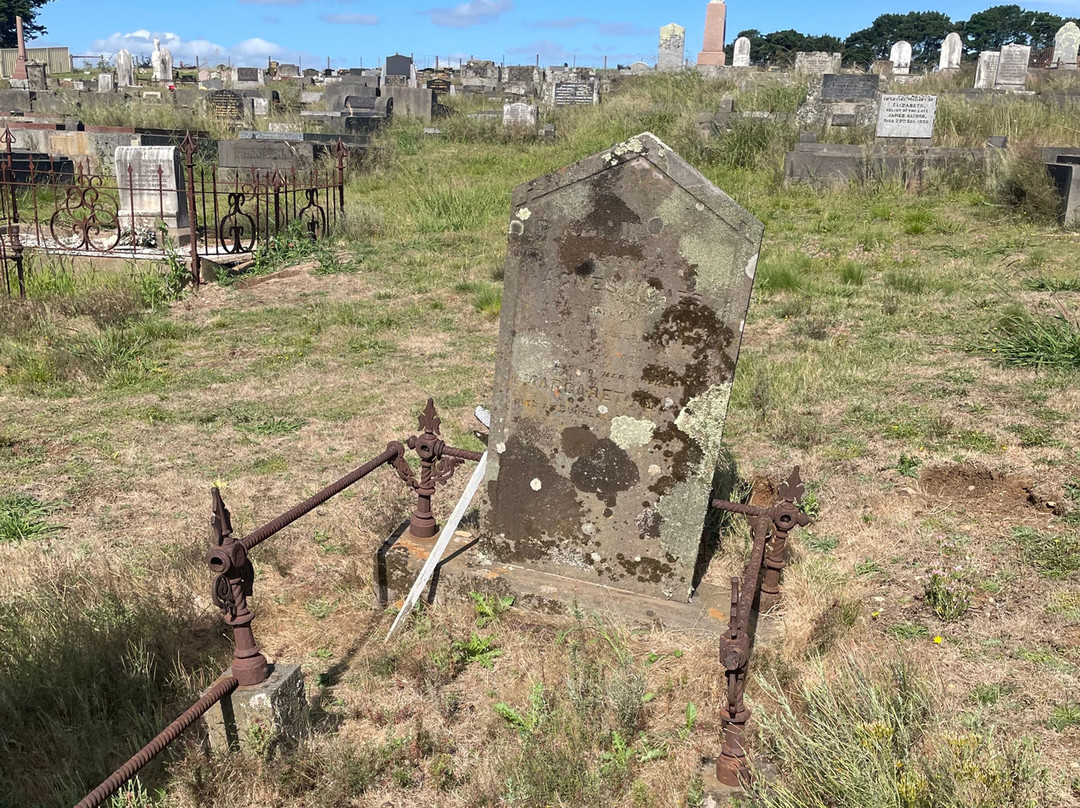 Ballan cemetery景点图片