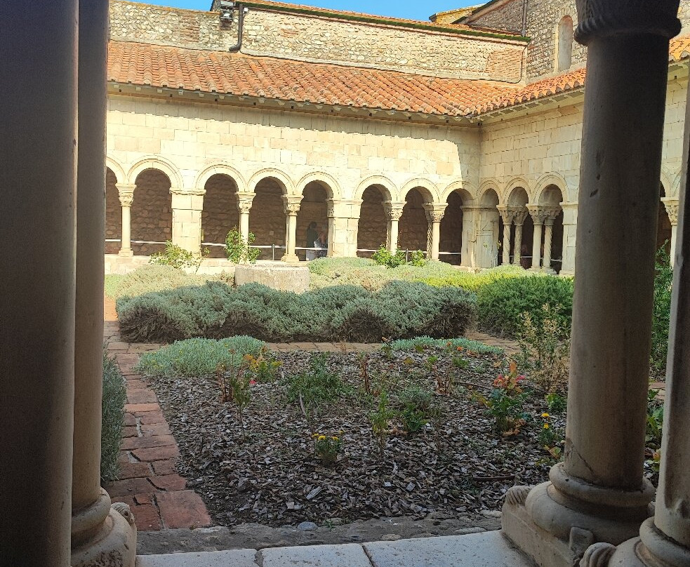Elne Cathedral and Cloister景点图片