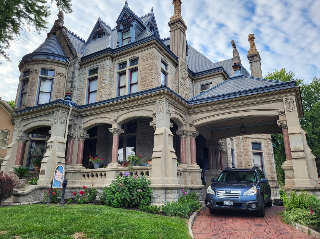 Shakespeare Chateau Inn and Gardens Bed & Breakfast主图