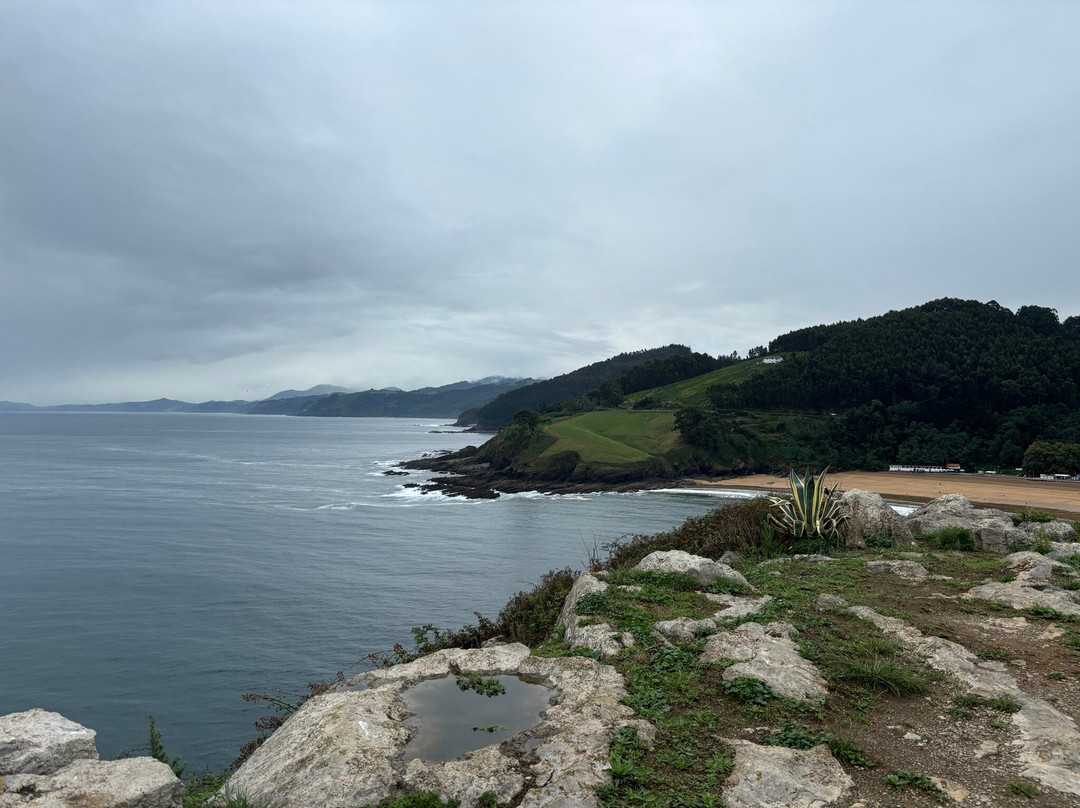 Isla de Garraitz景点图片