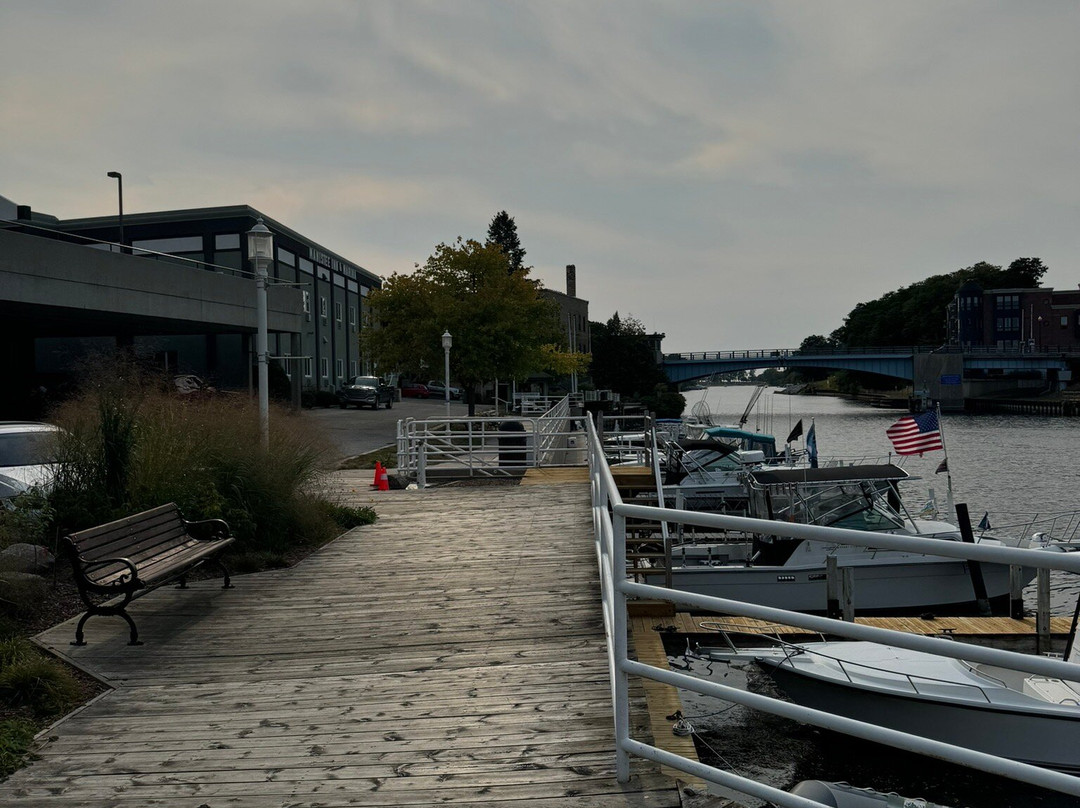 马尼斯蒂旅馆&码头主图