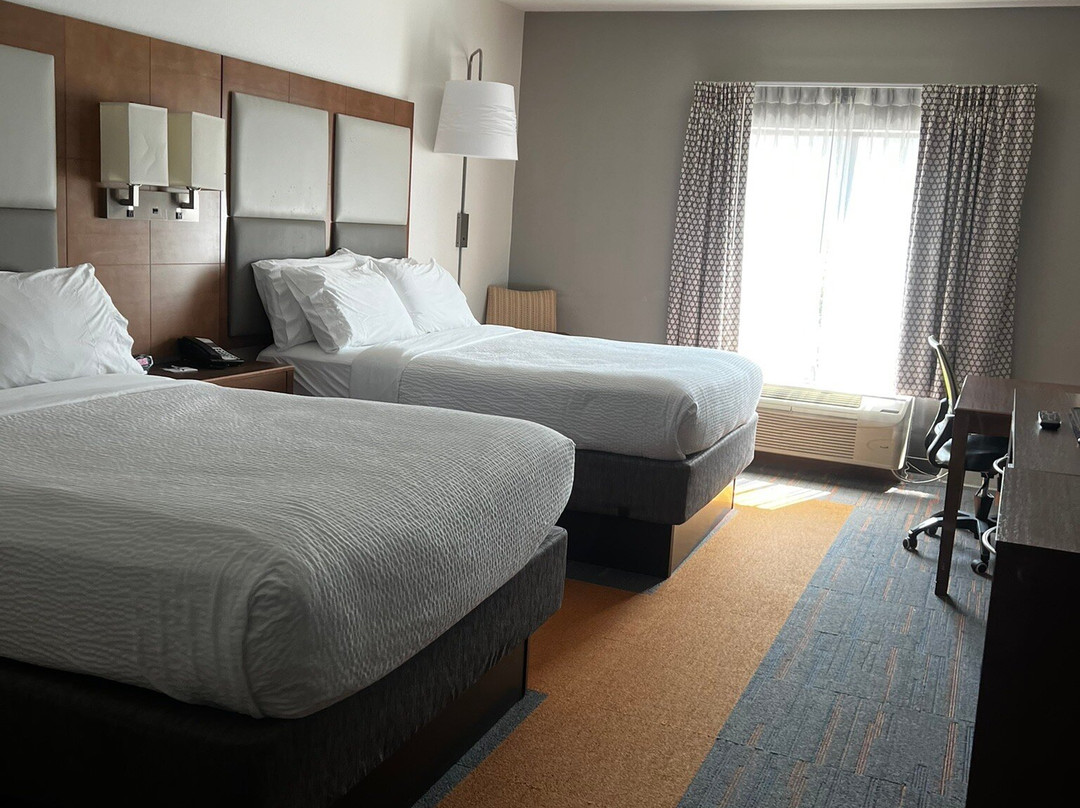 Holiday Inn Express & Suites Cleveland West - Westlake By IHG主图