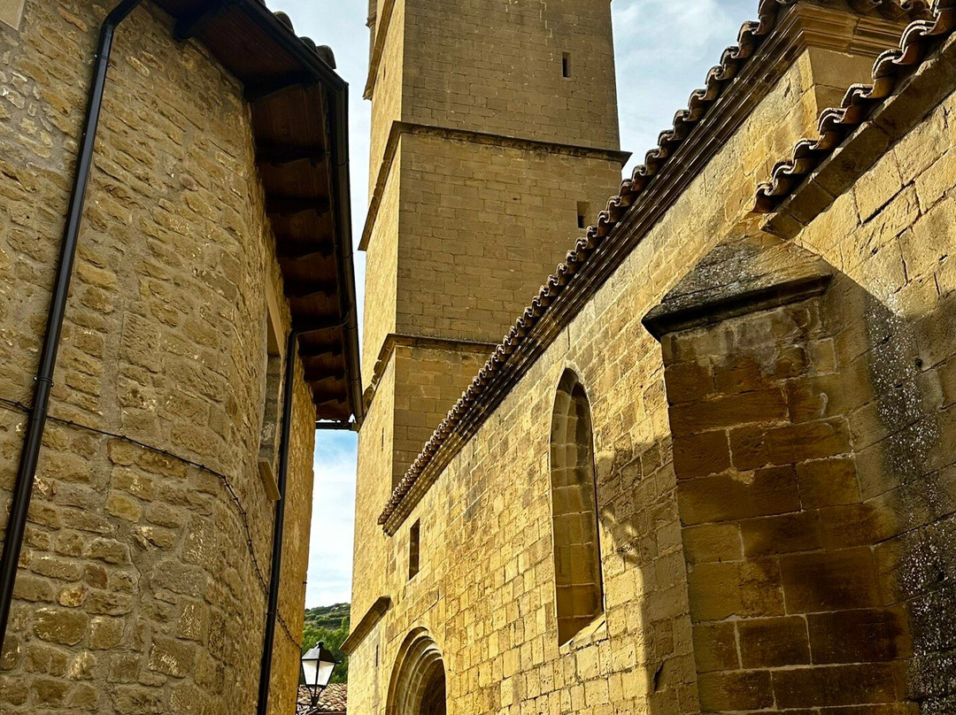 Church of San Martín de Tours in Uncastillo-Uncastillo必去景点